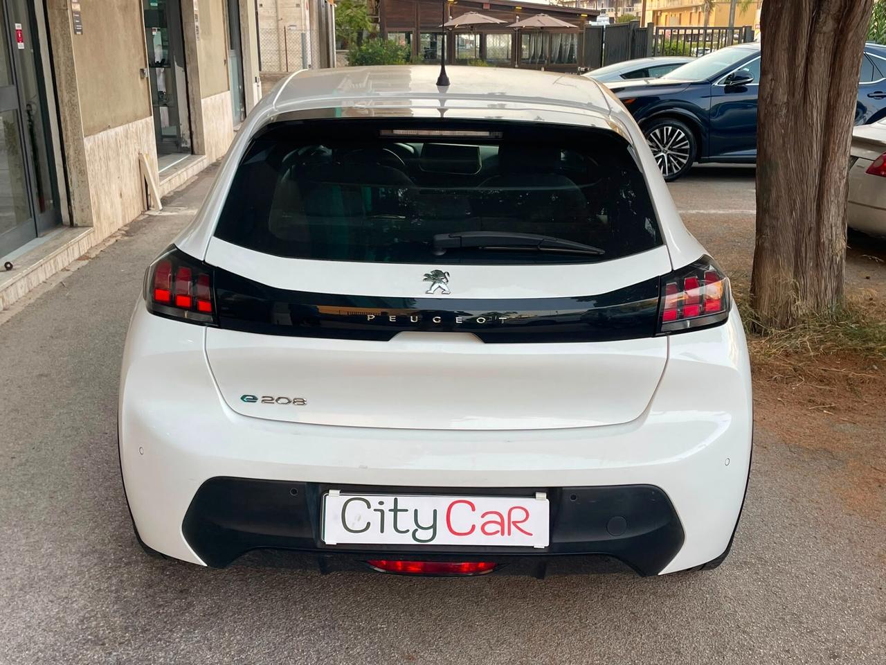 Peugeot 208 motore elettrico 136 CV 5 porte Active