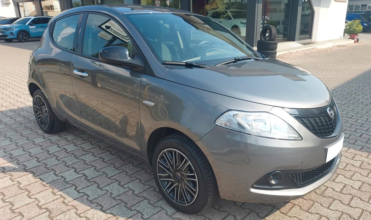 Lancia Ypsilon 1.0 FireFly 5 porte S&S Hybrid Silver Plus
