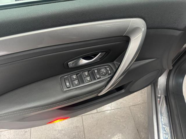 RENAULT Laguna 2.0 dCi 150CV S&S SporTour Limited ESM