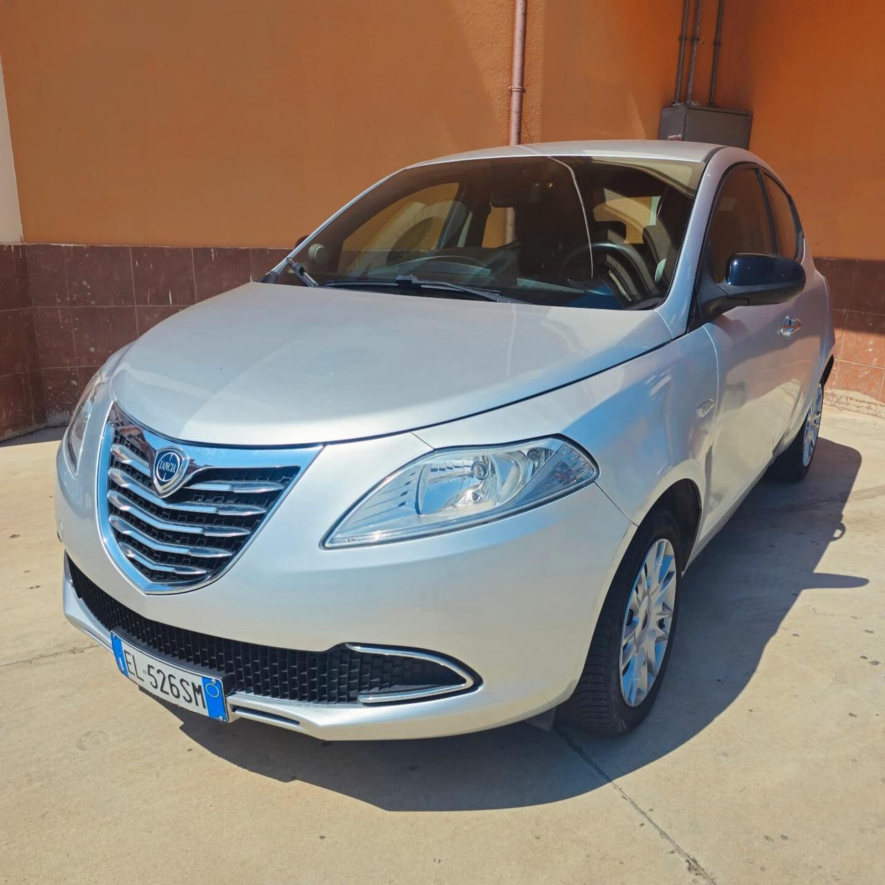 Lancia Ypsilon 1.2 69 CV 5 porte S&S Silver