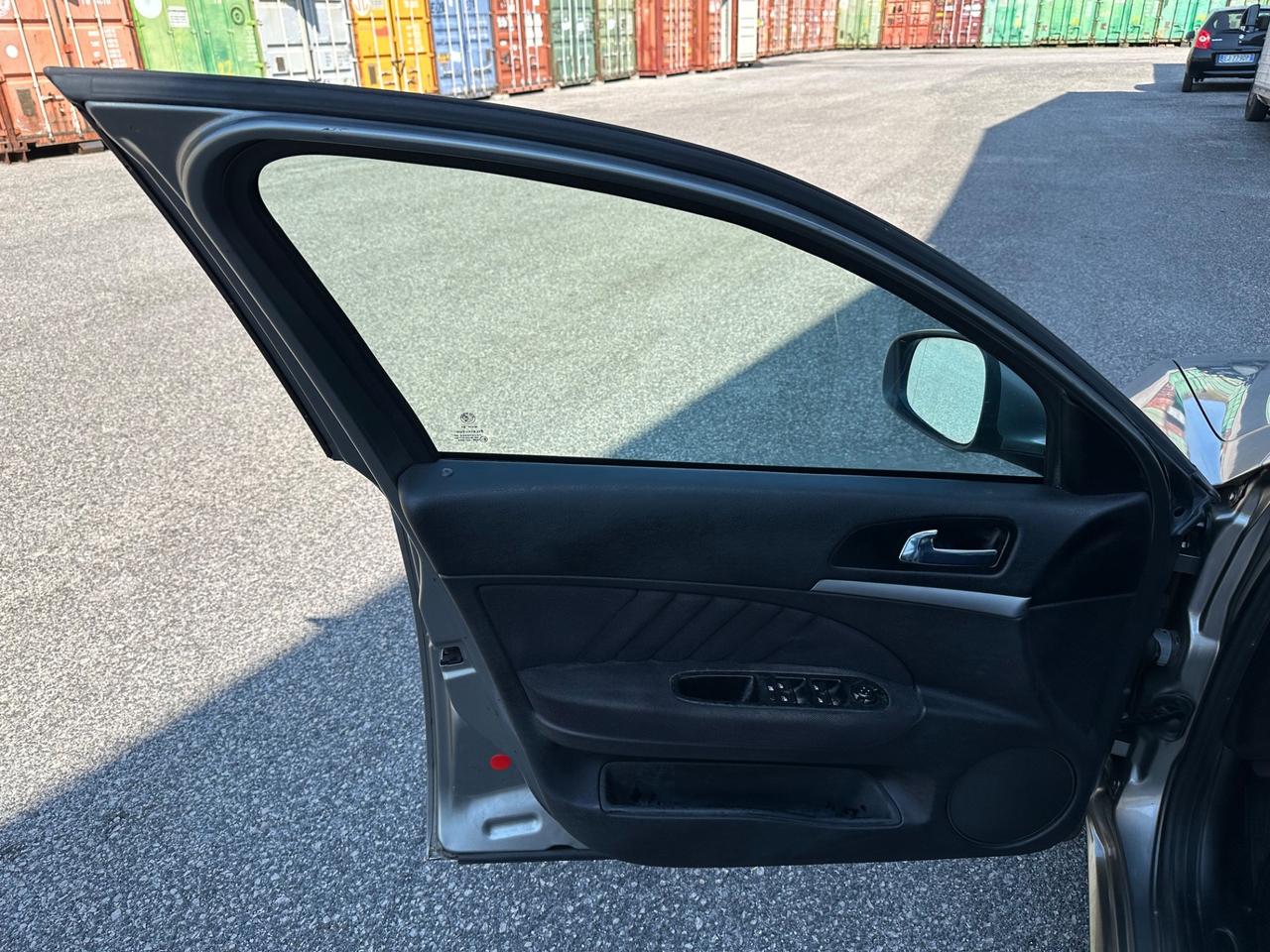 Alfa Romeo 159 1.9 JTDm Distinctive BERLINA 120 MILA km