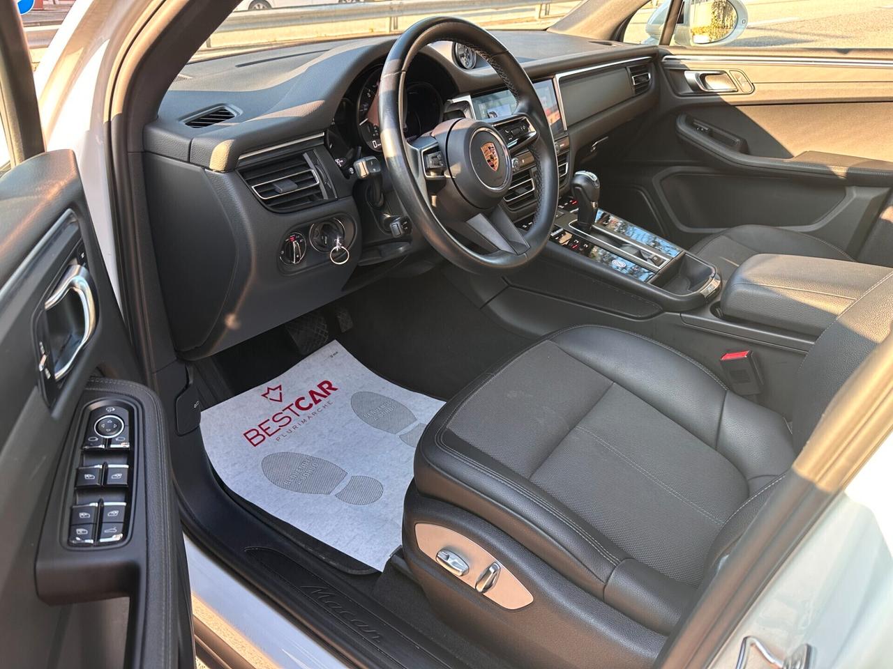 Porsche Macan 2.0 265cv TETTO PANORAMICO / R21 / CAMERA / APPLE CARPLAY