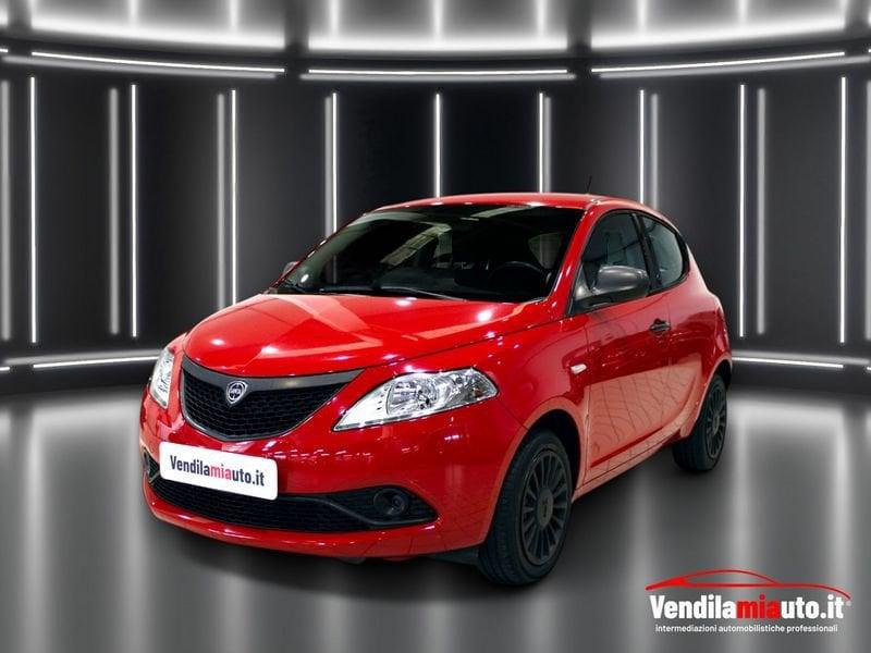 Lancia Ypsilon Ypsilon 1.0 FireFly 5 porte S&S Hybrid Ecochic Silver