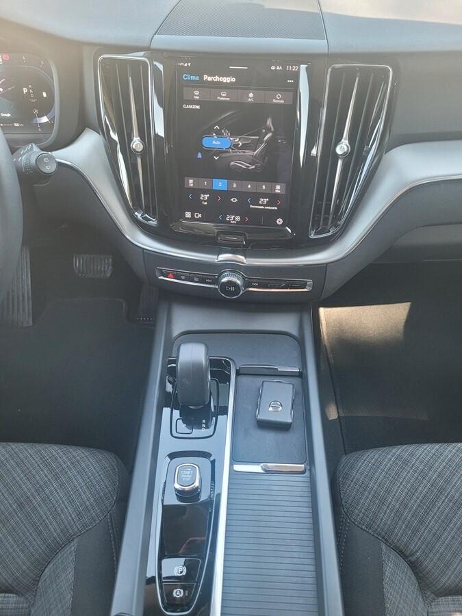 Volvo XC 60 B4 (d) AWD automatico Core