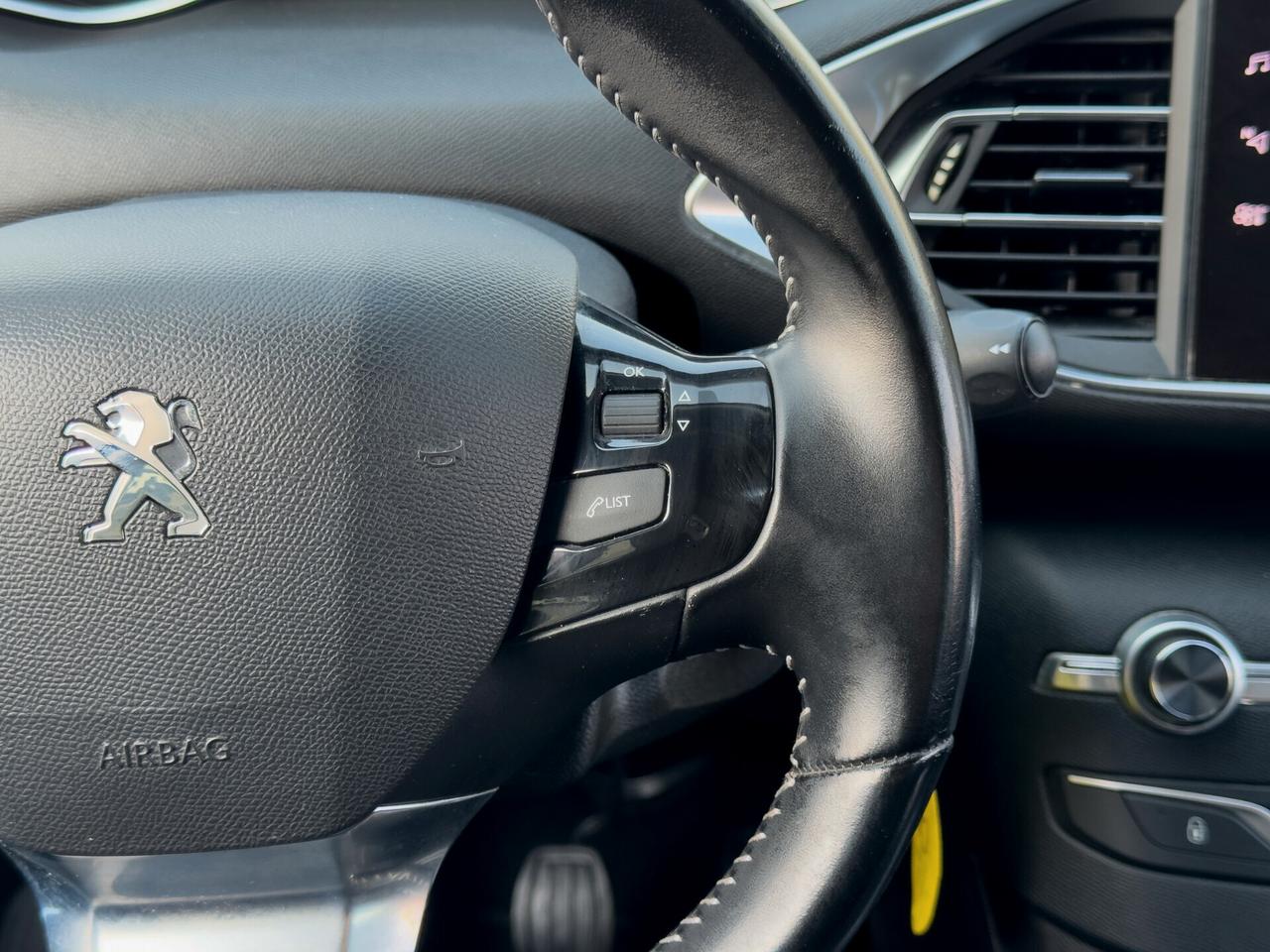 Peugeot 308 BlueHDi 100 S&S SW Business