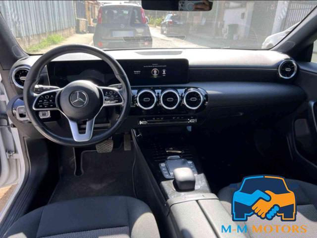 MERCEDES-BENZ CLA 180 d Automatic Shooting Brake Business