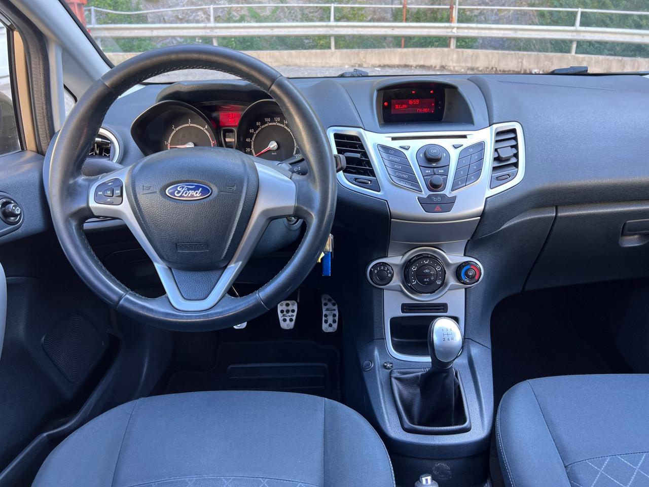 Ford Fiesta 1.4 TDCi 70CV 5 porte Titanium