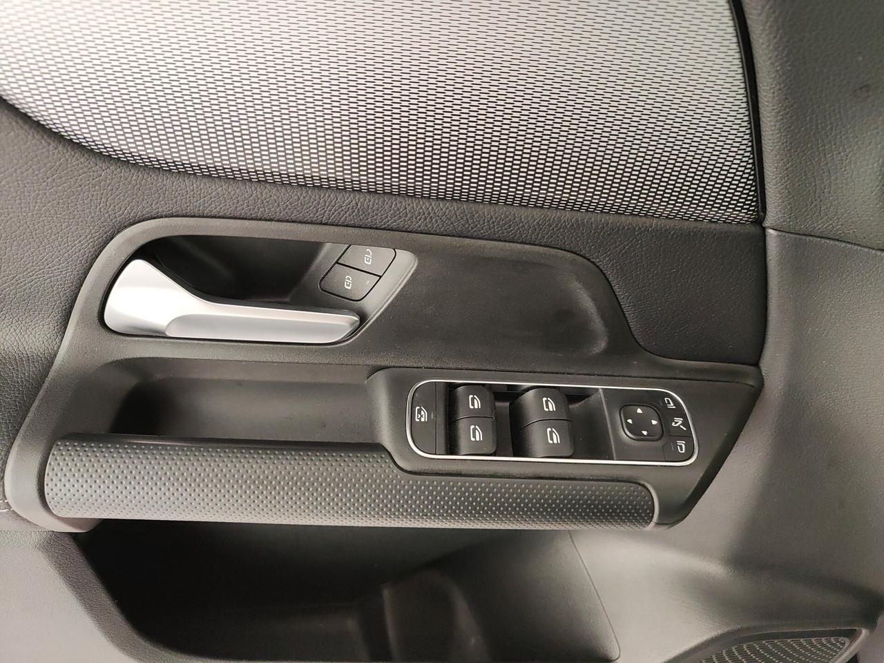 Mercedes-benz GLB 180 d Automatic Business