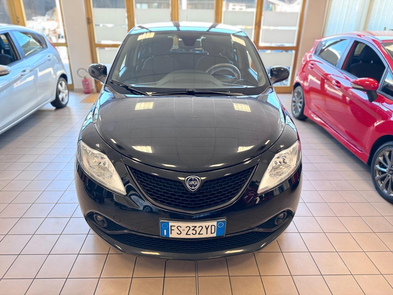 Lancia Ypsilon 1.2 69 CV 5 porte S&S Platinum