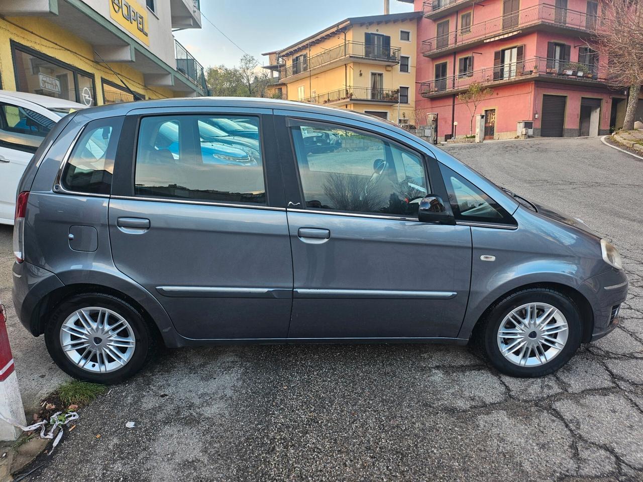 Lancia MUSA 1.3 Mjt 95 CV Gold 73.000km 2012