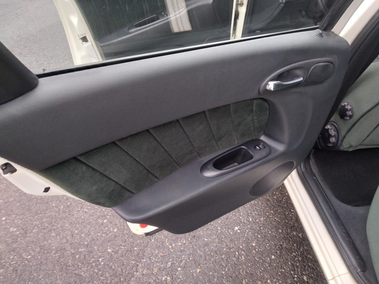 Alfa Romeo 156 2.0i 16V Twin Spark cat Selespeed Distinctive