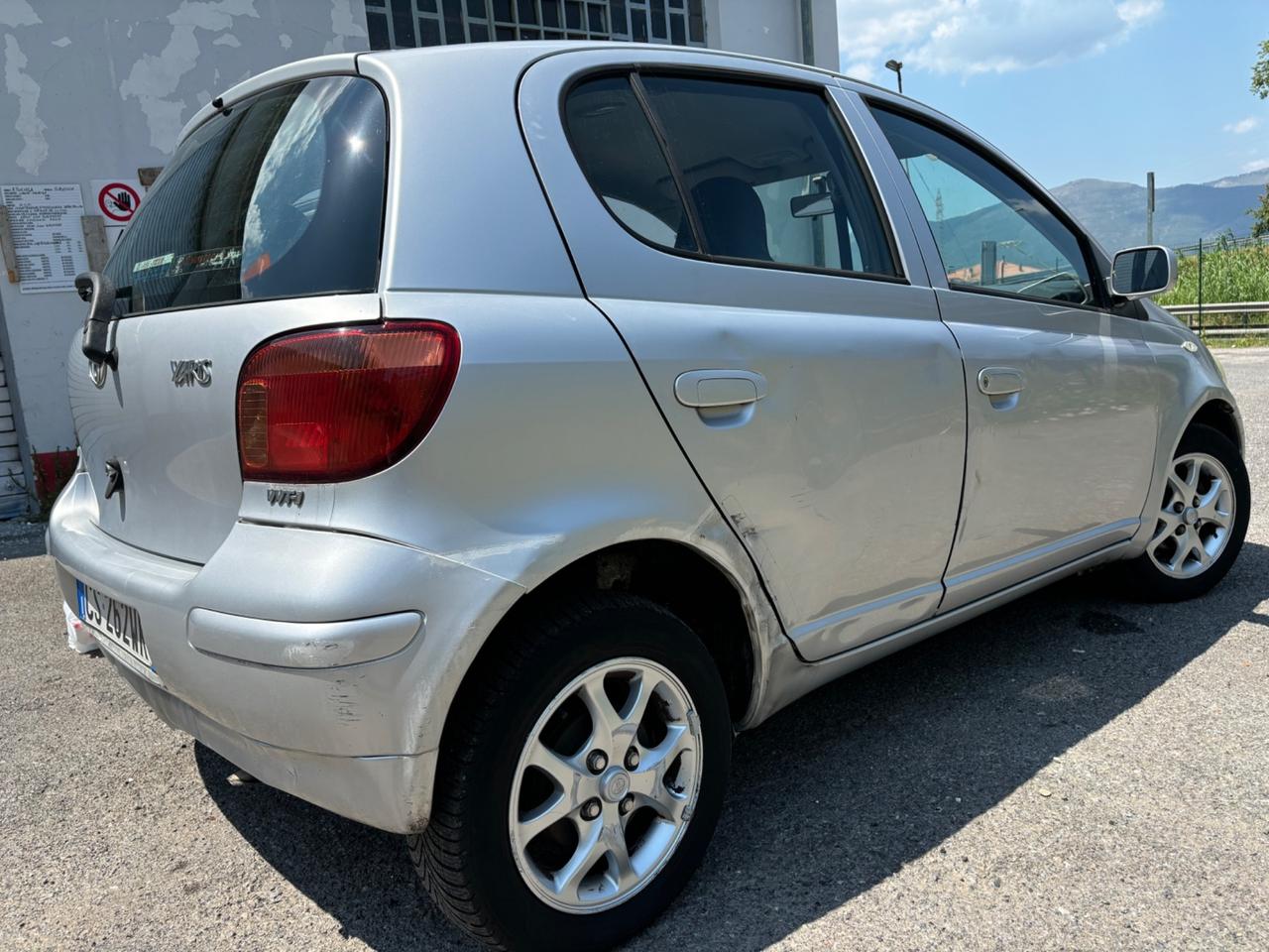 Toyota Yaris 1.0i 16V cat 5 porte