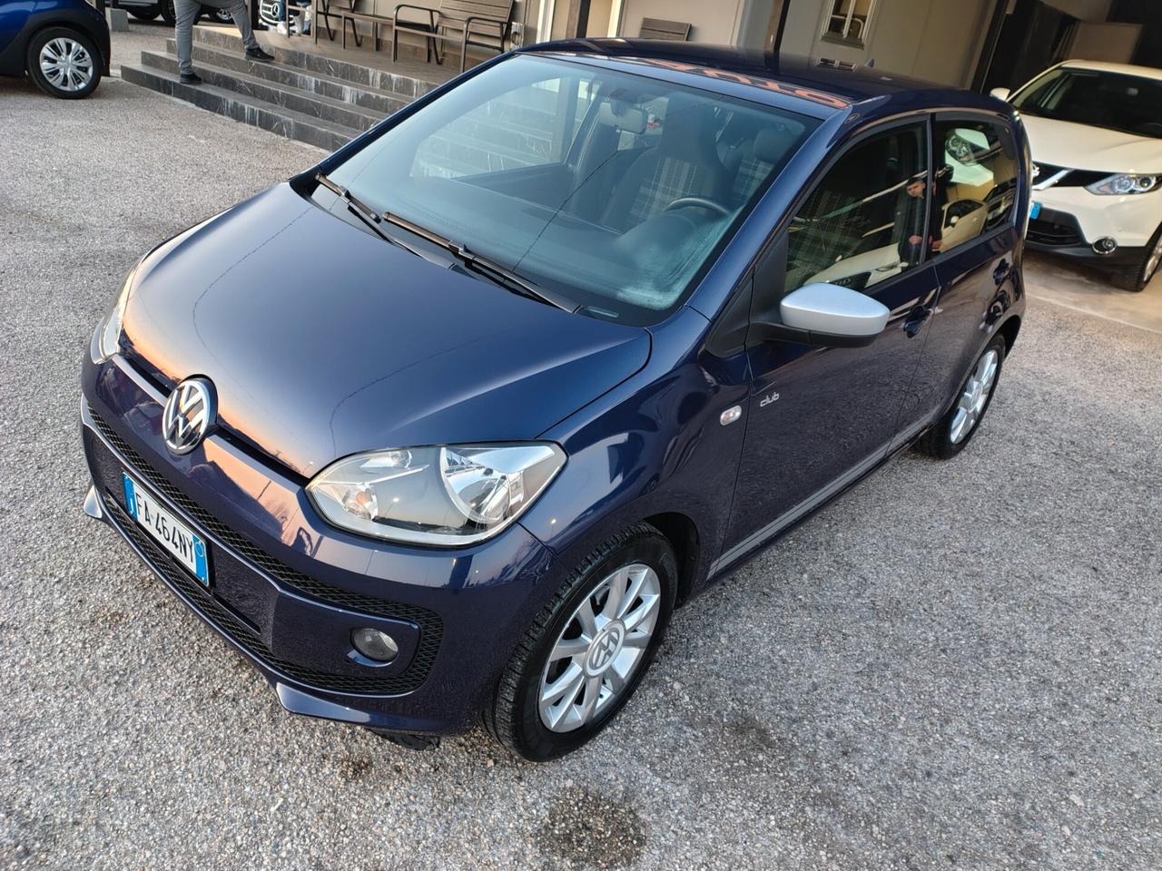 Volkswagen up! 1.0 5p. high up! CLUB