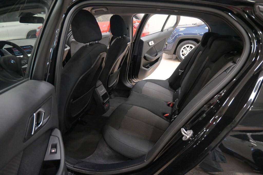 Bmw 116 116D 6M BUSINESS ADVANTAGE ( FARI LED - COCKPIT PDC NAVI MIRROR CRUISE )