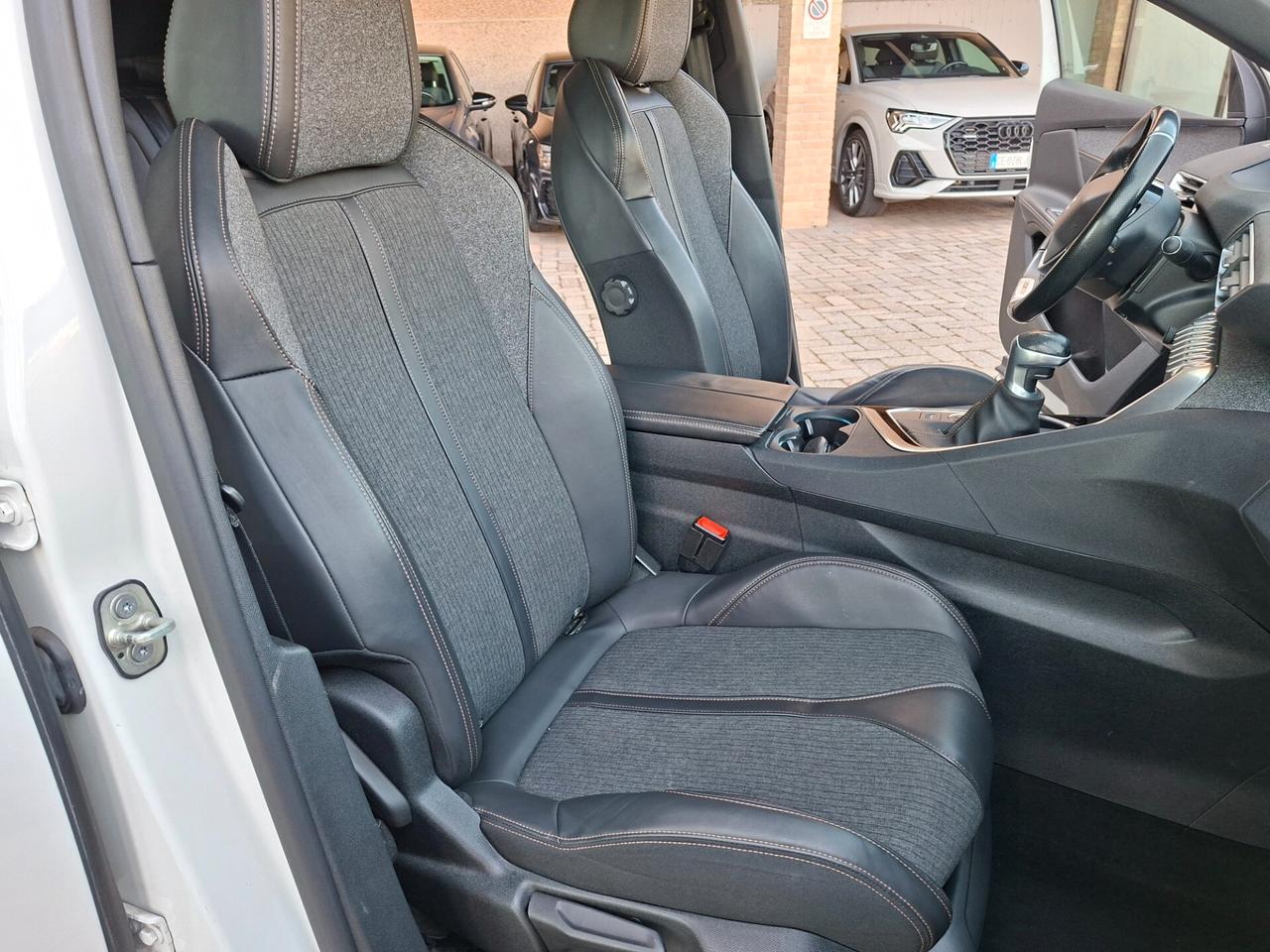 Peugeot 3008 BlueHDi 130 S&S GT Line UNICOPRO.