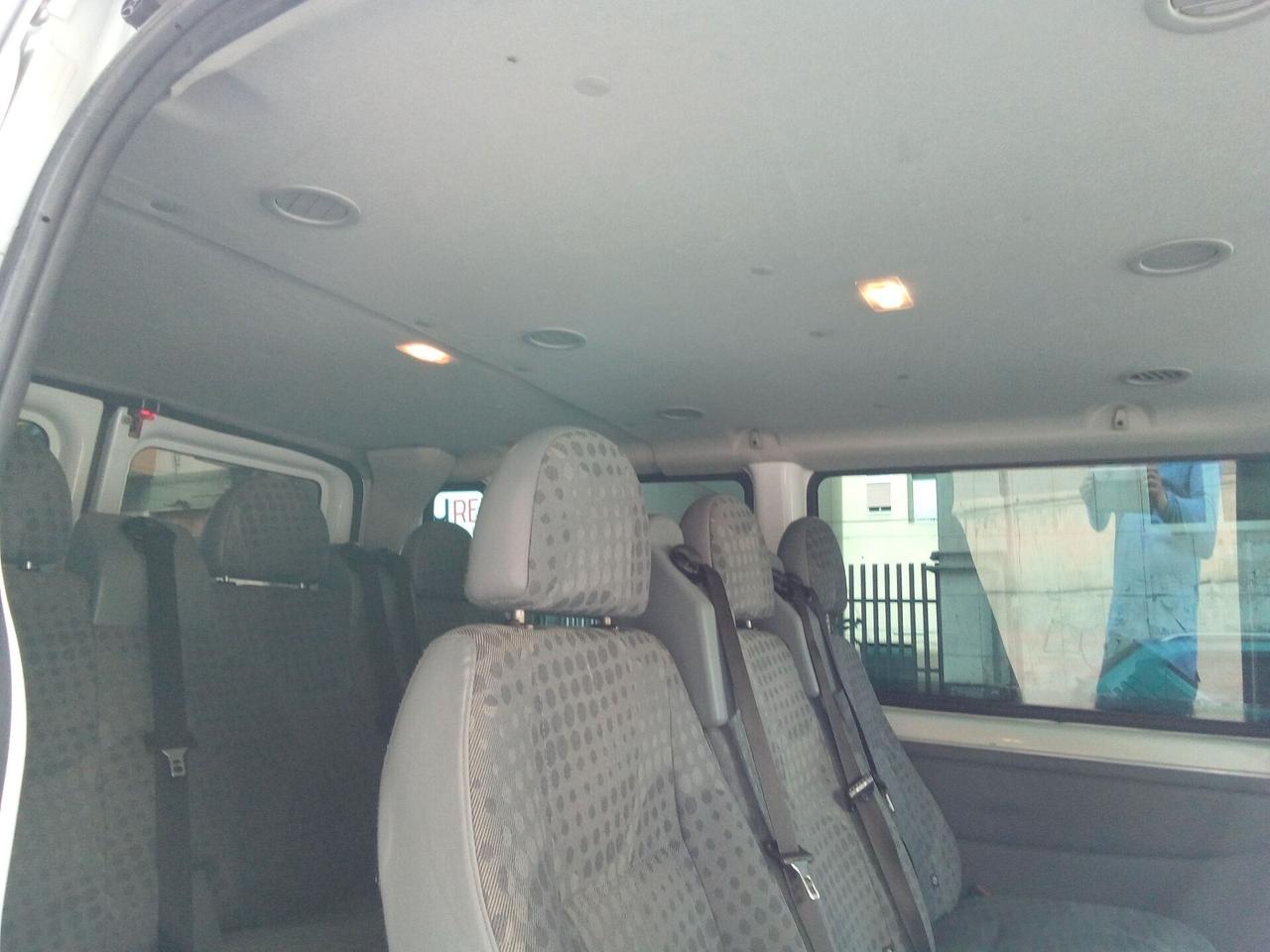 FORD TRANSIT 2.2 TDCI TREND 9 POSTI – 120.000 KM – GANCIO TRAINO – GARANZIA – PARI AL NUOVO