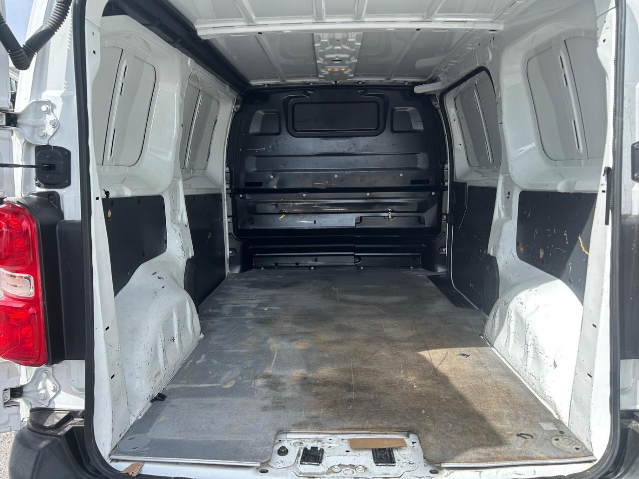 Peugeot Expert BlueHDi 120 cv ESCLUSA IVA