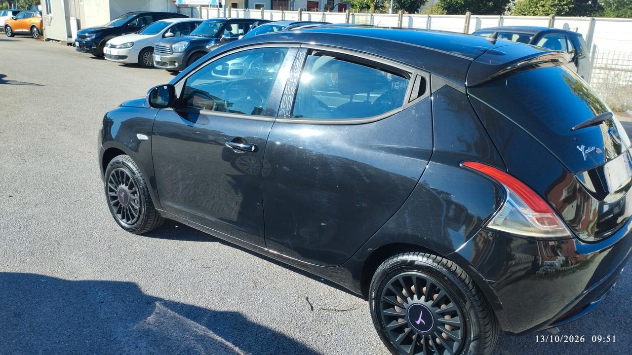 Lancia Ypsilon 1.2 69 CV 5 porte S&S Silver