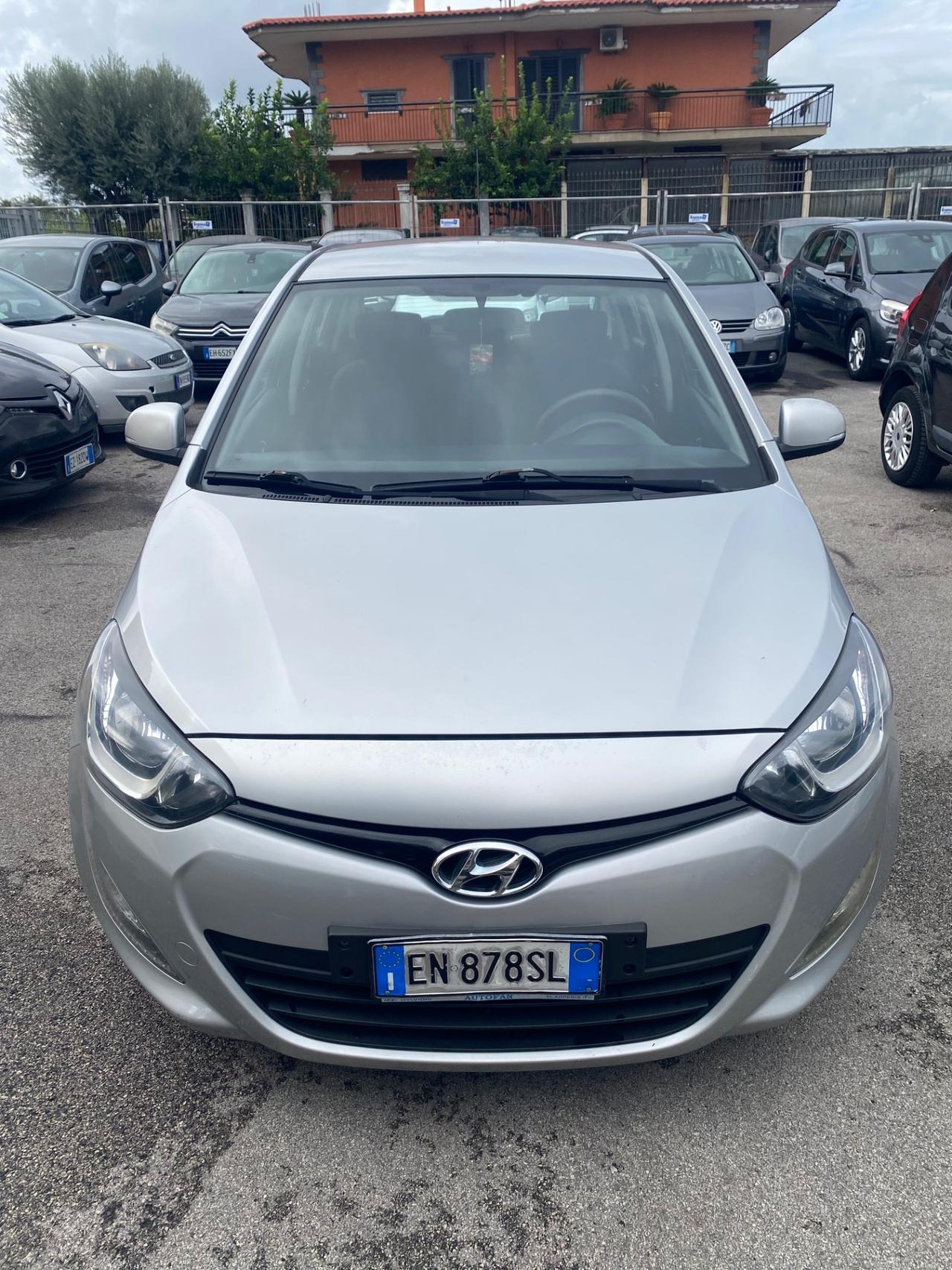 Hyundai i20 1.4 CRDi Anno 2013 Full Navi Led