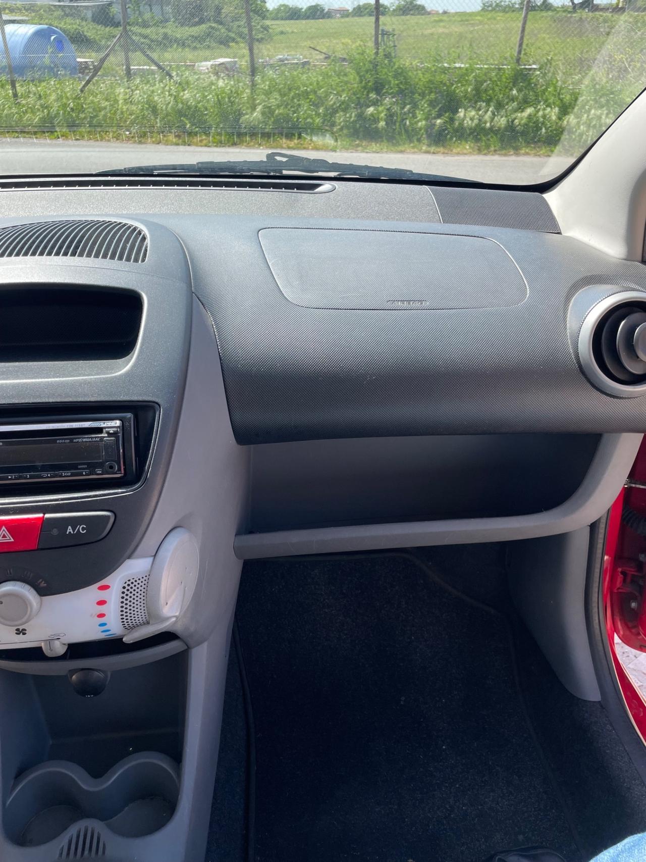 Citroen C1 1.0 5 porte airdream Pulp neopat