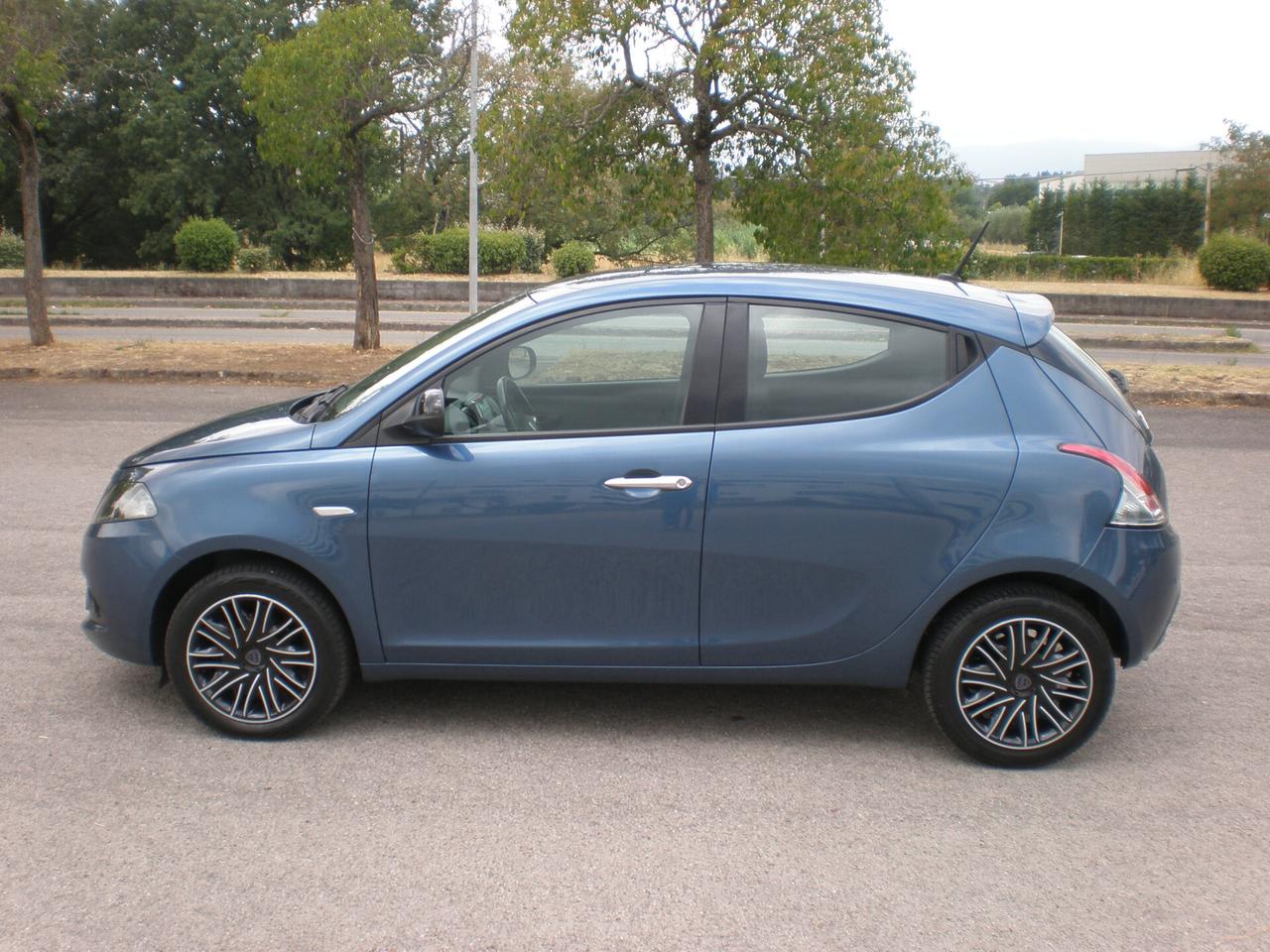 Lancia Ypsilon 1.0 ultimo restyling, full