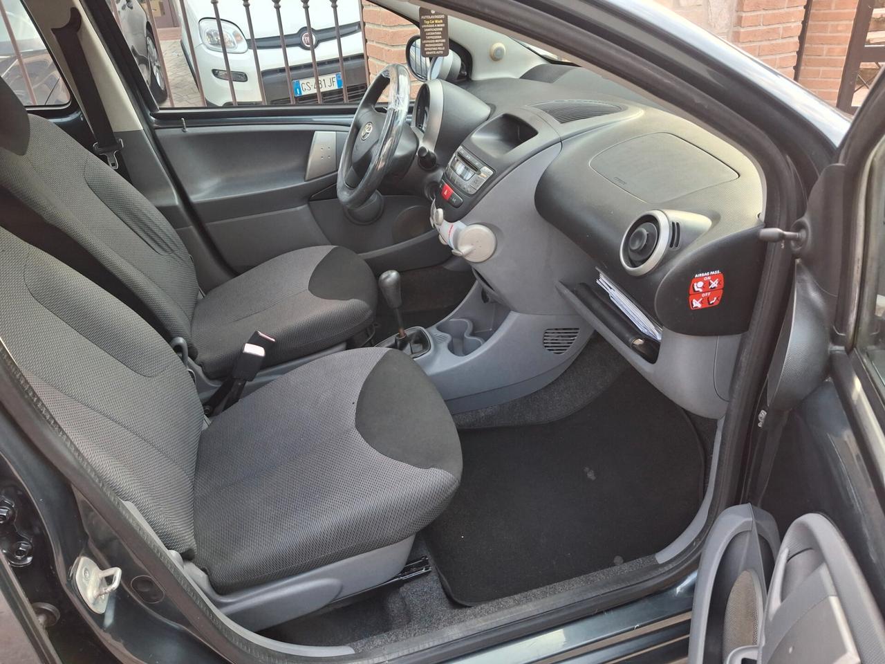 Toyota Aygo 1.0 12V VVT-i 5 porte Sol