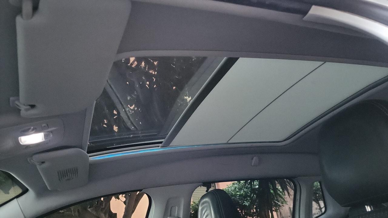 PEUGEOT 2008 1,6 HDI-TETTO PANOR-NAVI-3 REVISIONI