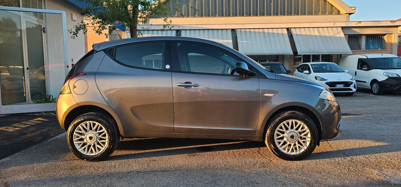 Lancia Ypsilon 0.9 TwinAir 85 CV Metano Ecochic