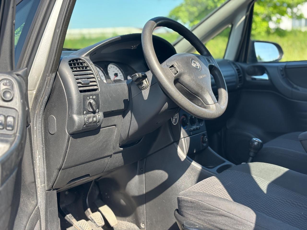 Opel Zafira 1.6 16V cat Elegance