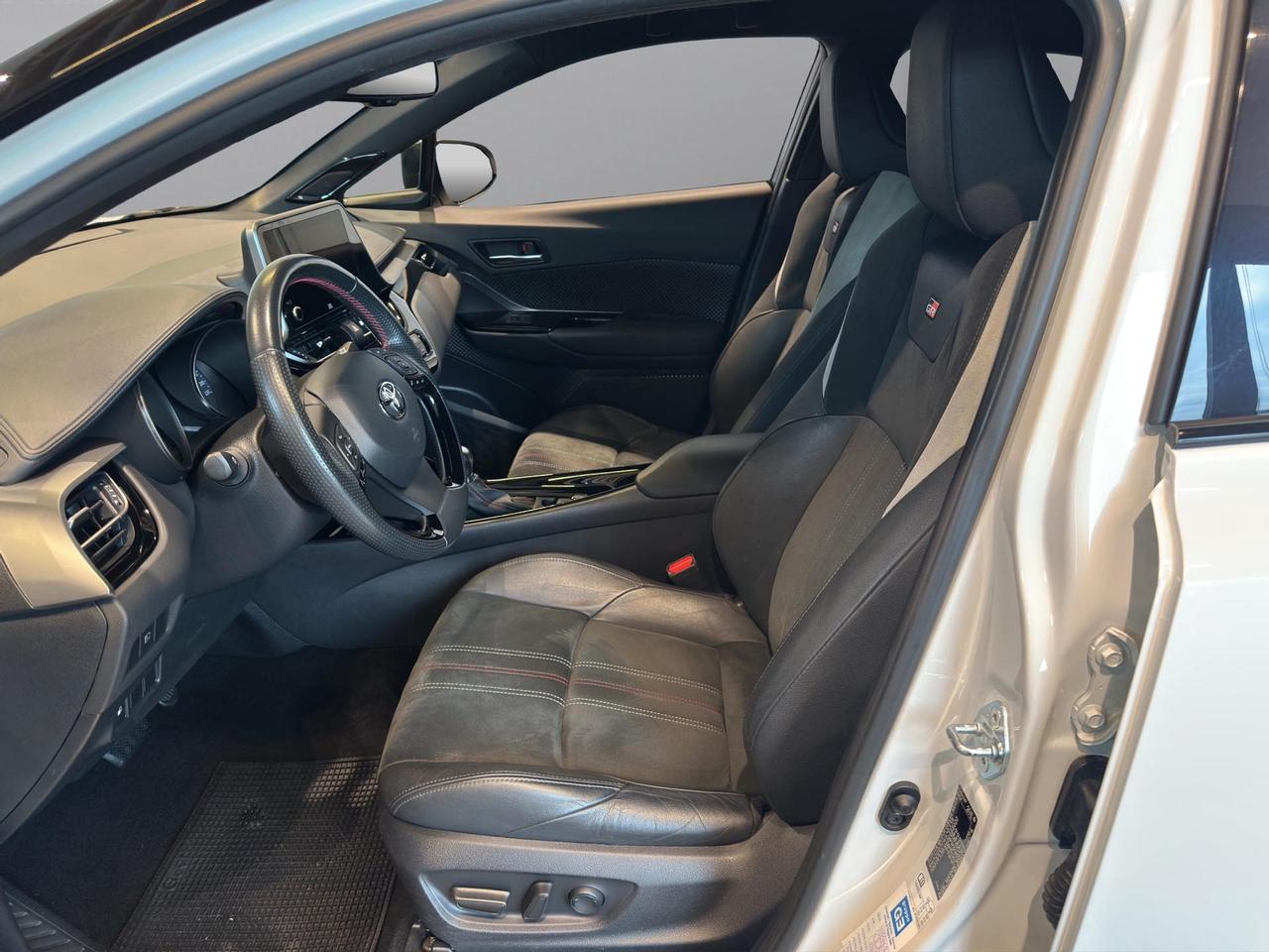 Toyota C-HR 2.0h GR Sport e-cvt