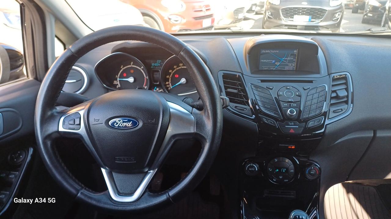 Ford Fiesta 1.5 TDCi 75CV 5 porte Titanium navy