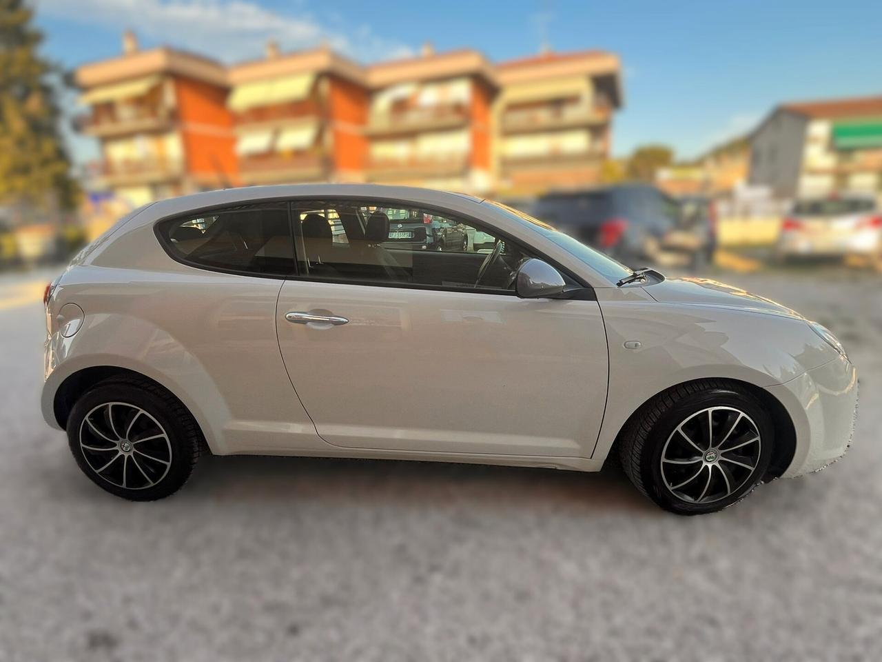 Alfa Romeo MiTo 1.3 JTDm-2 95 CV S&S Distinctive Sport Pack