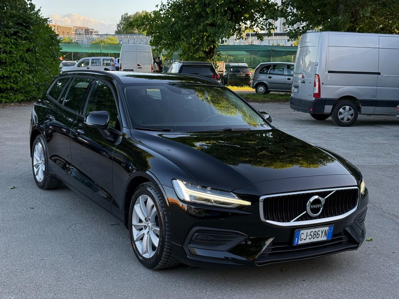 Volvo V60 B4 (d) Geartronic R-Design