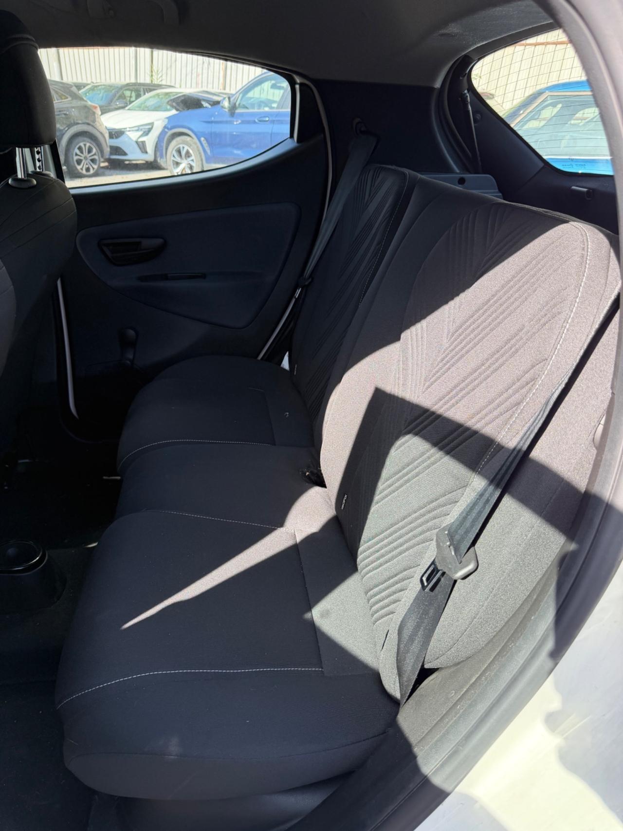 Lancia Ypsilon 1.0 Hybrid SINISTRATA