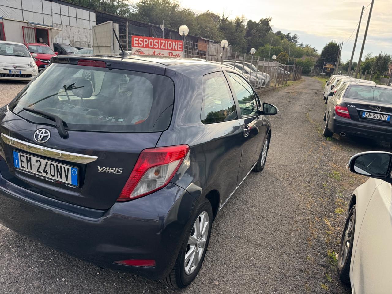 Toyota Yaris 1.0 3 porte Active NEOPATENTATI