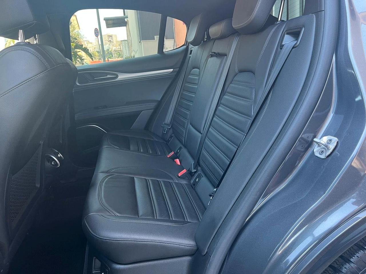 Alfa Romeo Stelvio 2.2 210 CV AT8 Q4 Veloce