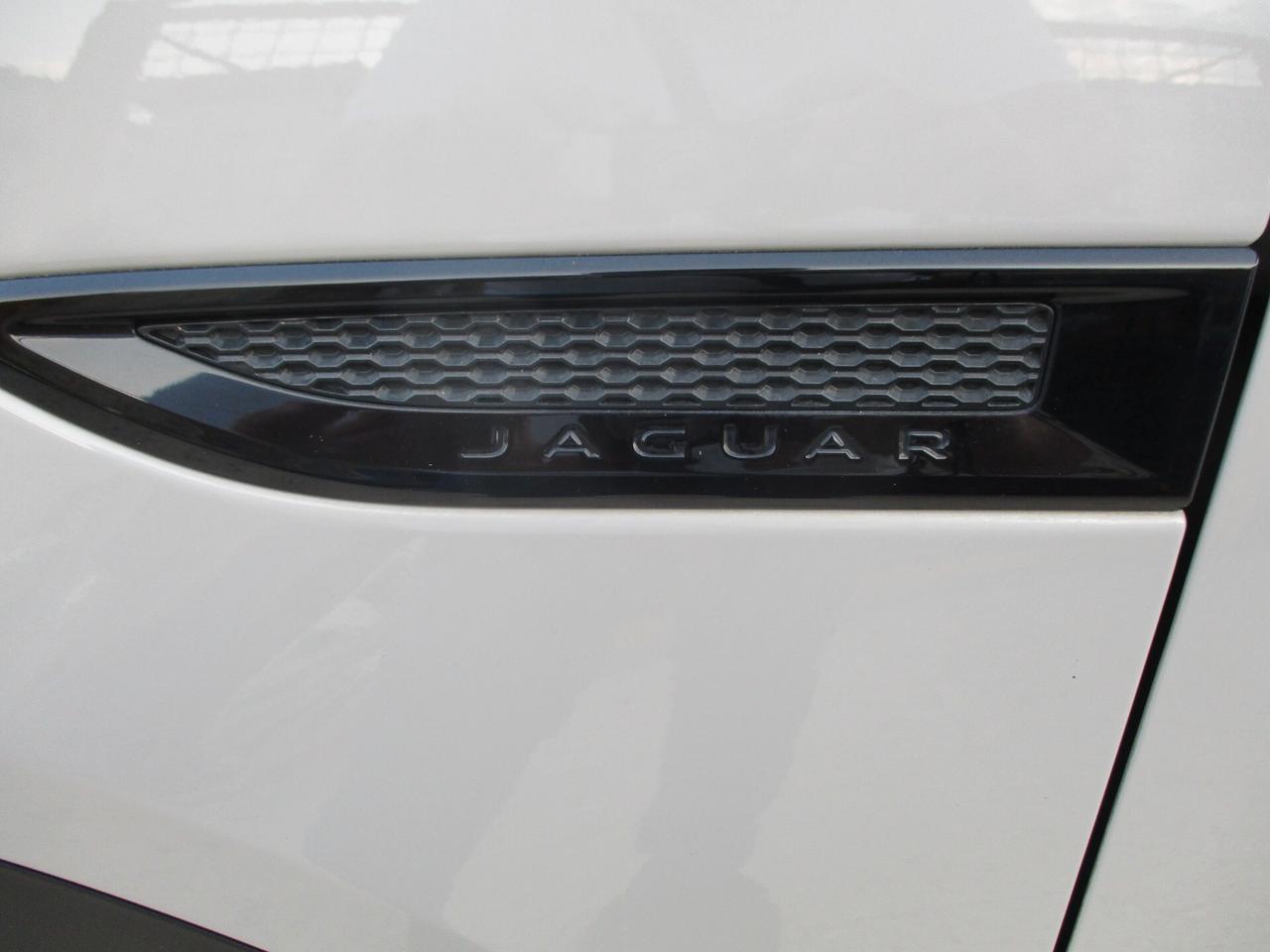 Jaguar E-Pace 2.0D 150 CV AWD aut. R-Dynamic HSE