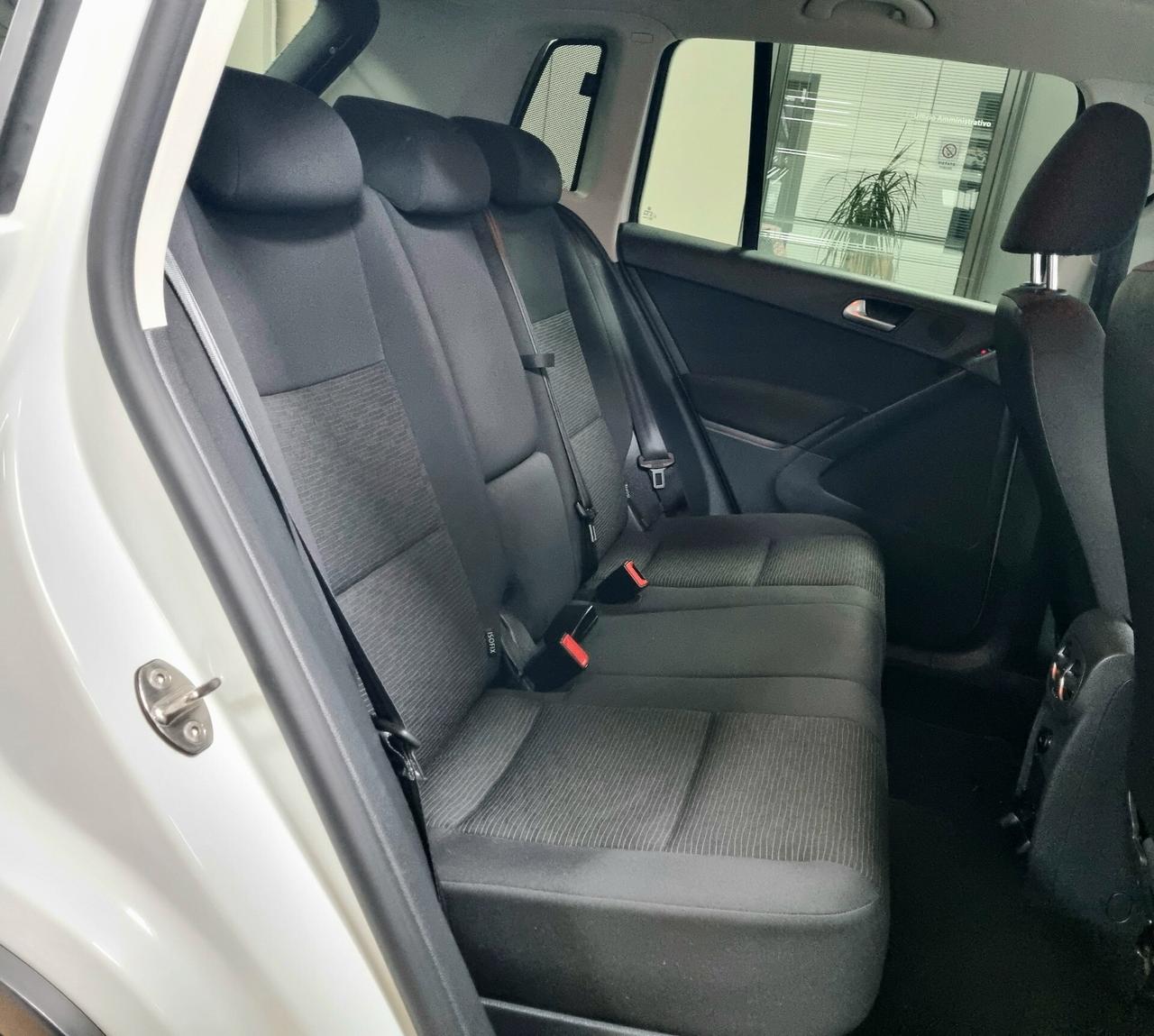 VOLKSWAGEN TIGUAN 2.0 TDI 110 CV Sport & style