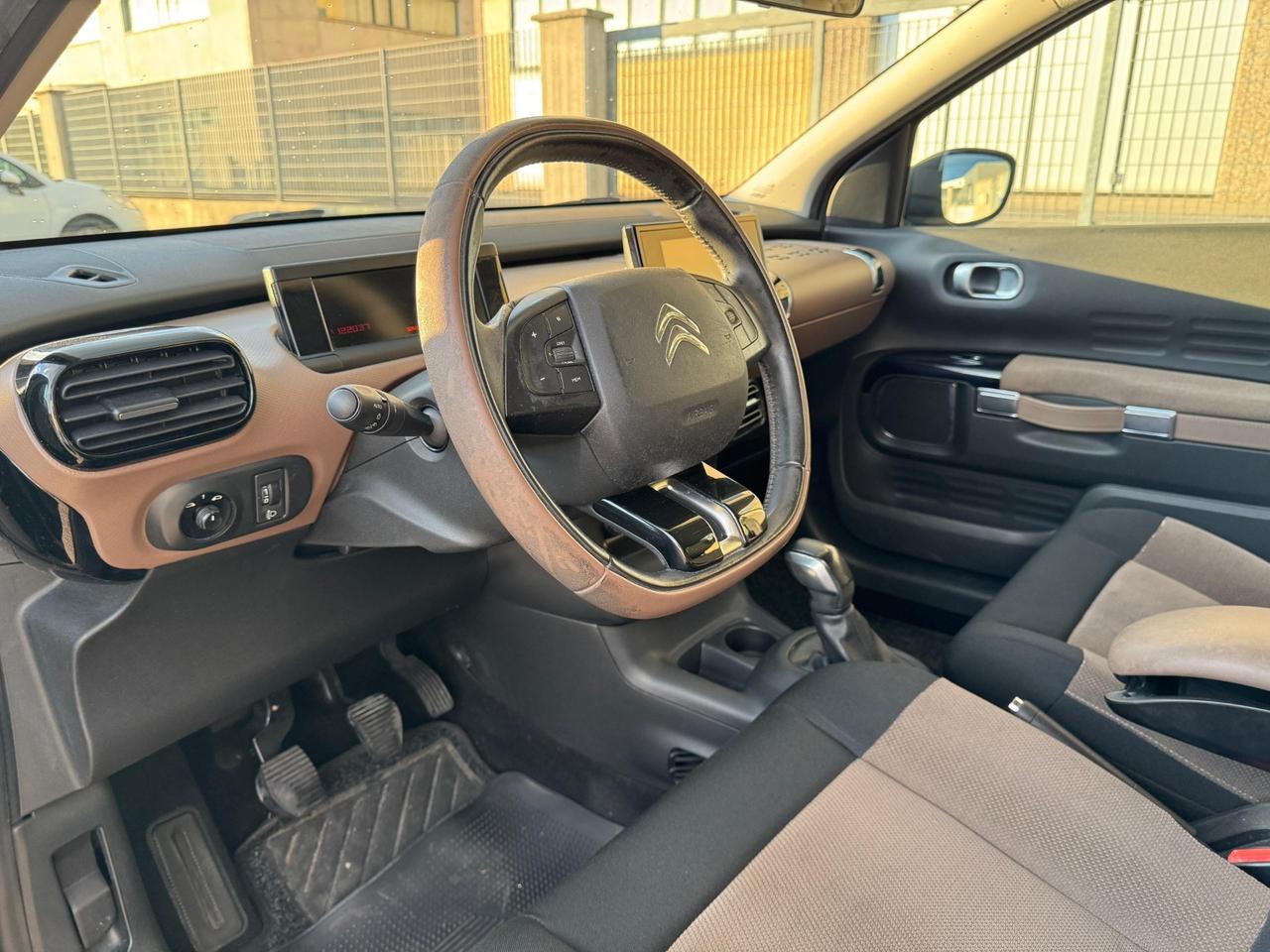 Citroen C4 Cactus PureTech 82 Shine 122000 km