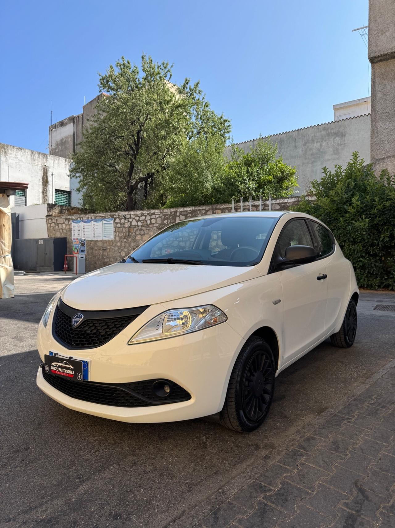 Lancia Ypsilon 1.2 69 CV 5 porte Elefantino Blu OK NEOPATEN