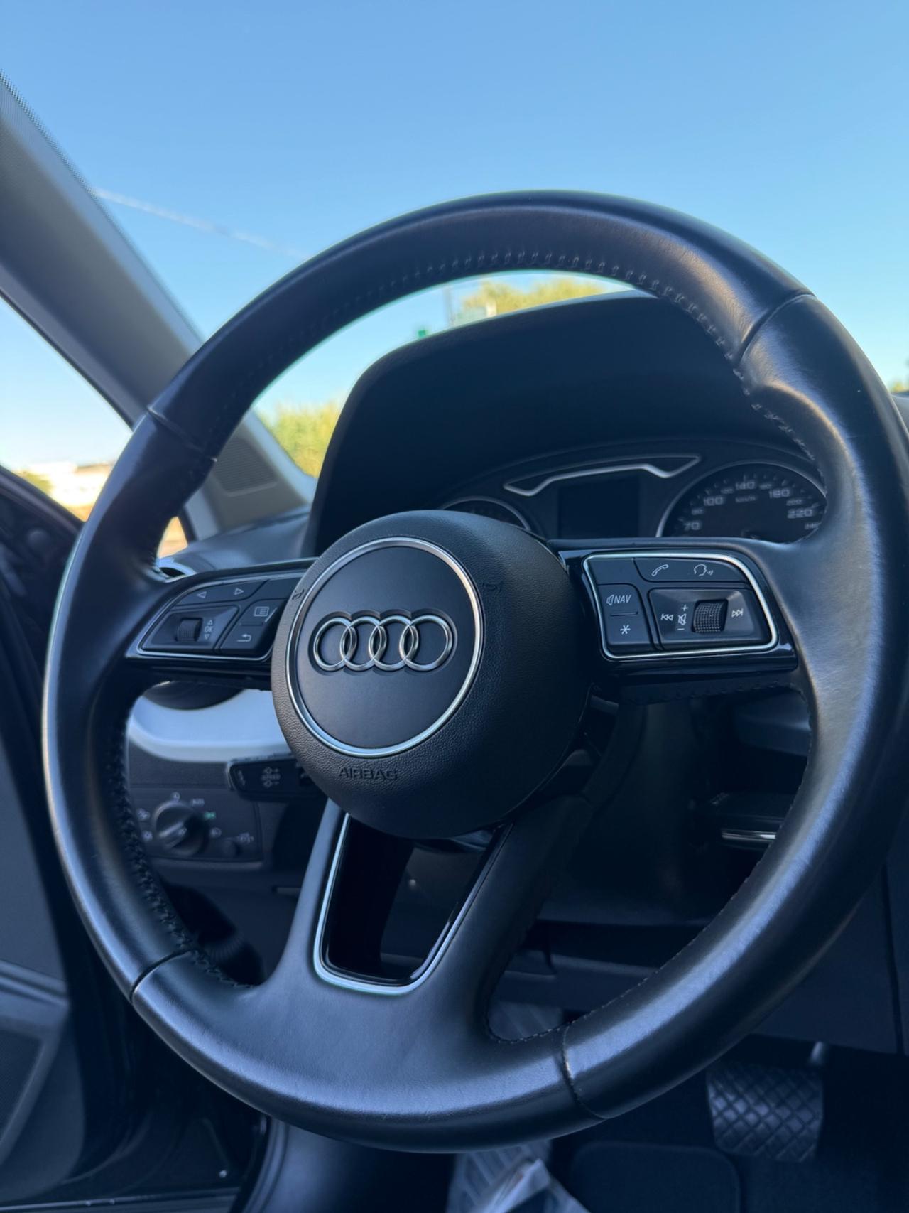 Audi Q2 1.6 tdi Admired s-tronic NAVIGATORE,FULL LED,AUDI CONNECT,KM CERTIFICATI AUDI,UNI PROPRIETARIO