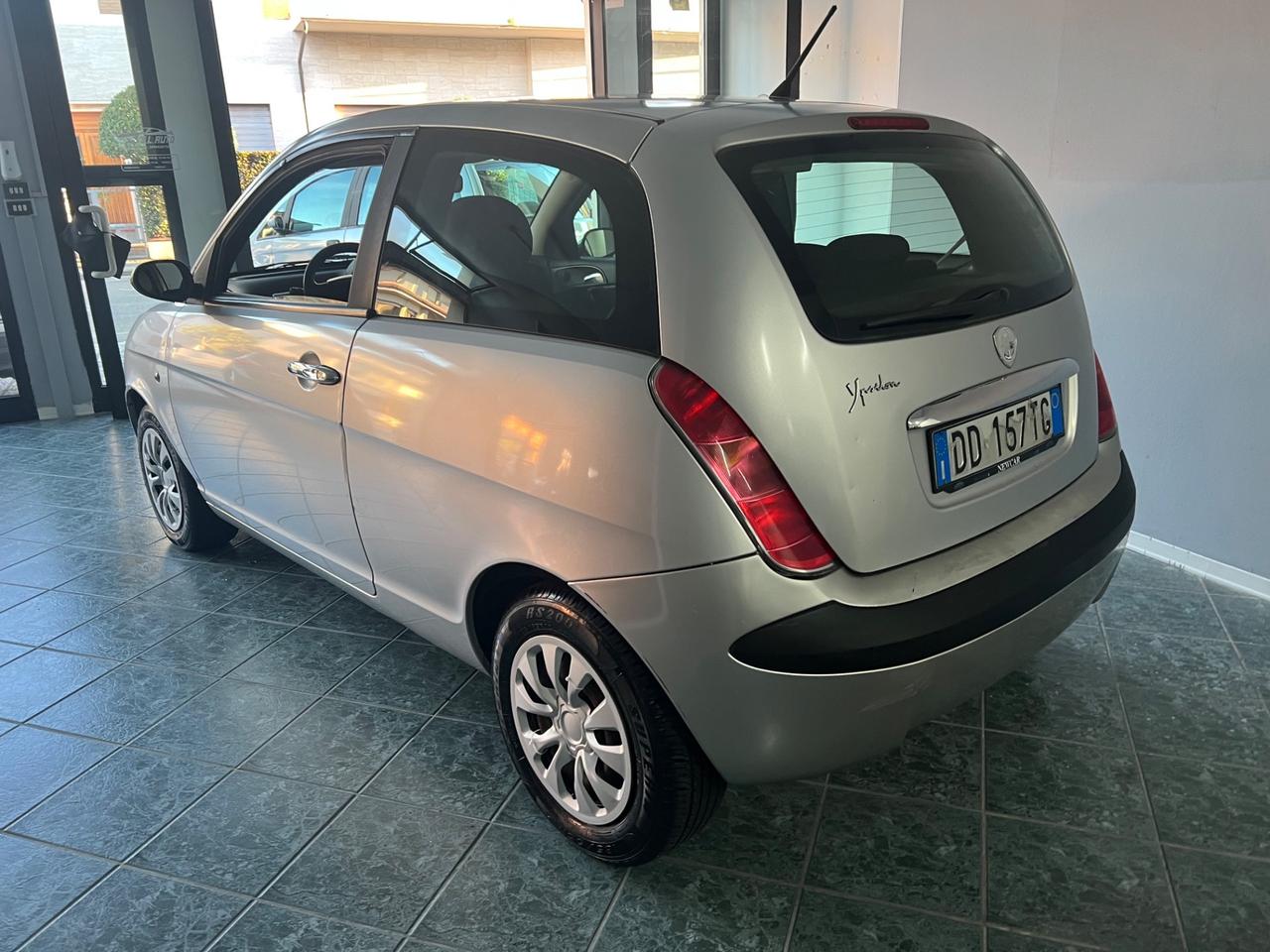 Lancia Ypsilon 1.2 Argento
