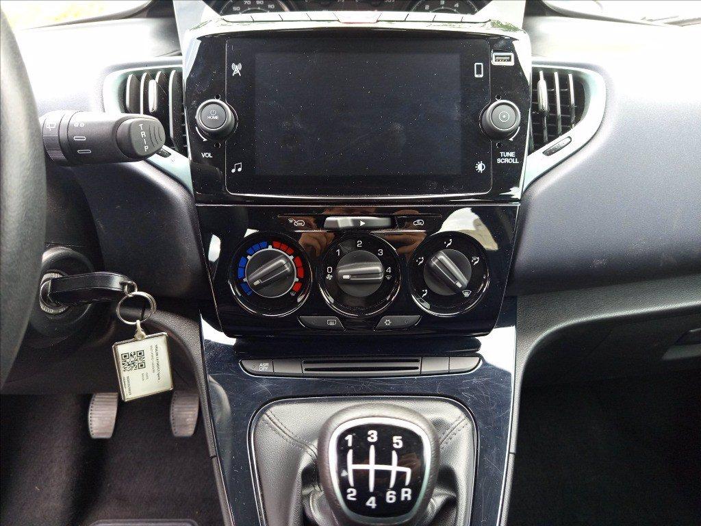 LANCIA Ypsilon 1.0 firefly hybrid Gold Plus s&s 70cv 5p.ti del 2024