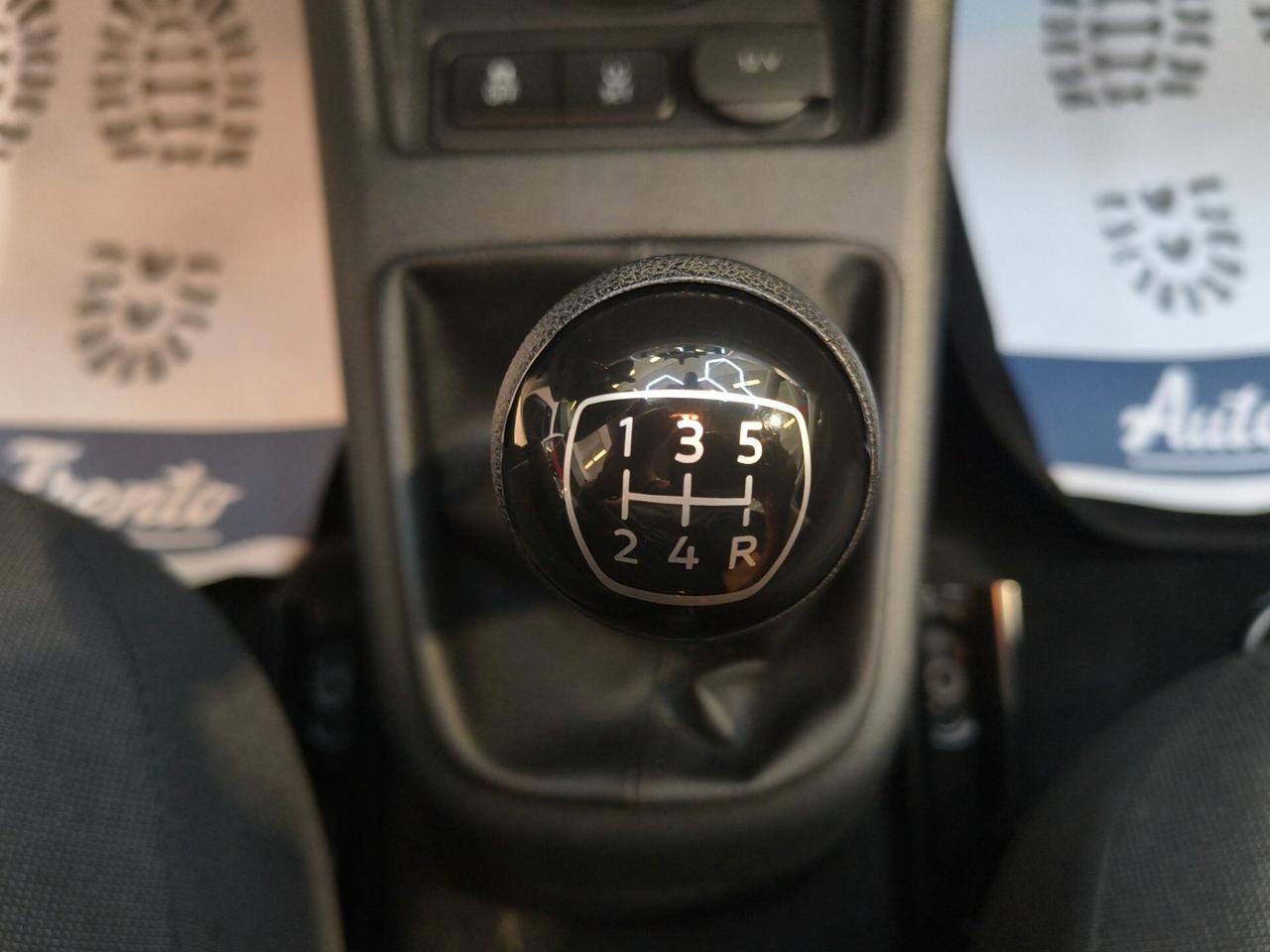 Volkswagen up! 1.0 5p. take solo 19.000 km
