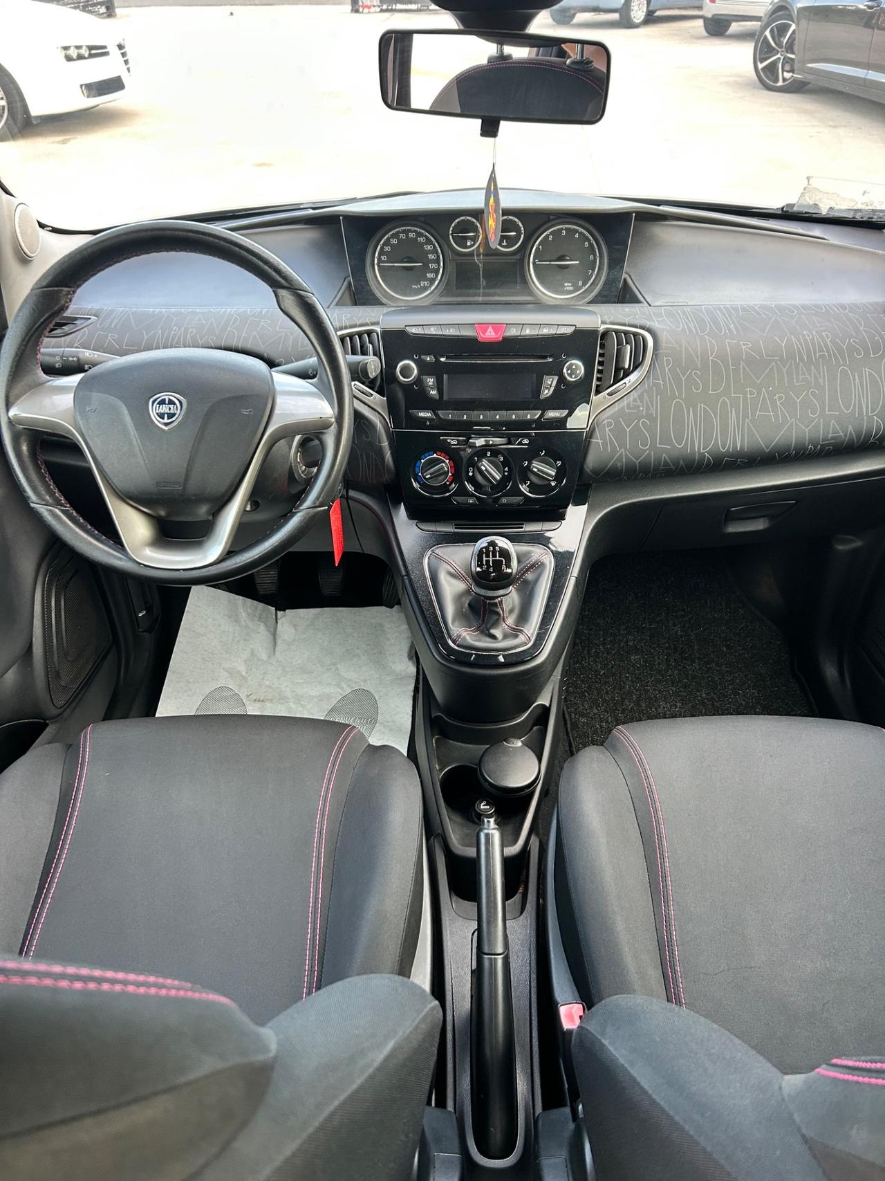 Lancia Ypsilon 1.2 69 CV 5 porte S&S Gold