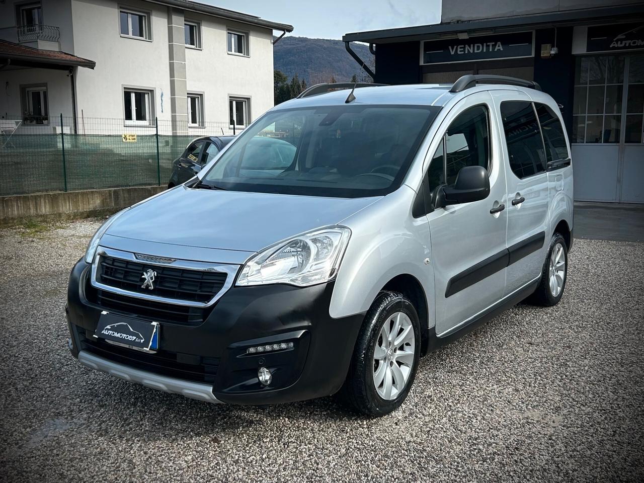 Peugeot Partner Tepee BlueHDi - Outdoor-UNIPROPRIETARIO