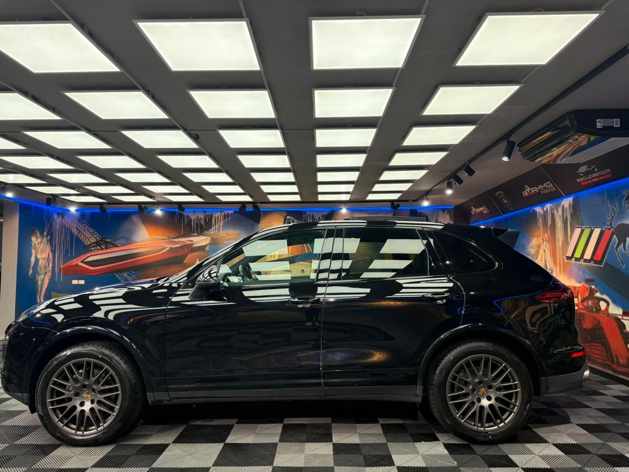 Porsche Cayenne 4.1 S DIESEL PLATINUM EDITION (598)