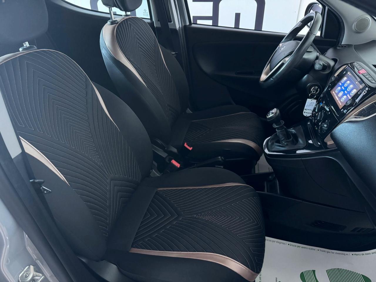 Lancia Ypsilon 1.0 FireFly 5 porte S&S Hybrid Ecochic A. Ferretti