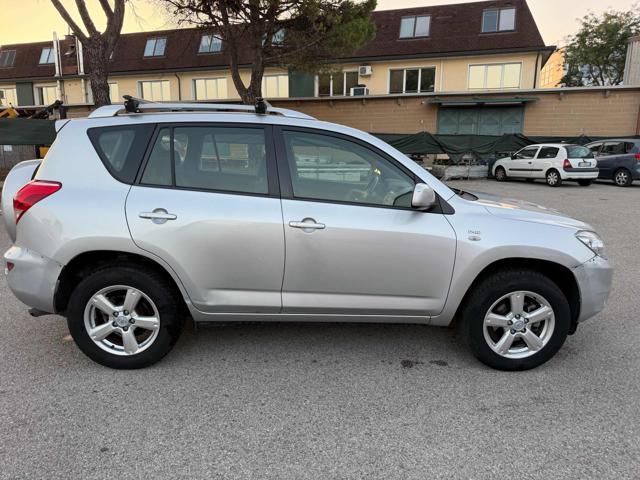 TOYOTA RAV 4 MY23 RAV4 2.2 D-4D 136 CV Luxury senza lavoro da fare