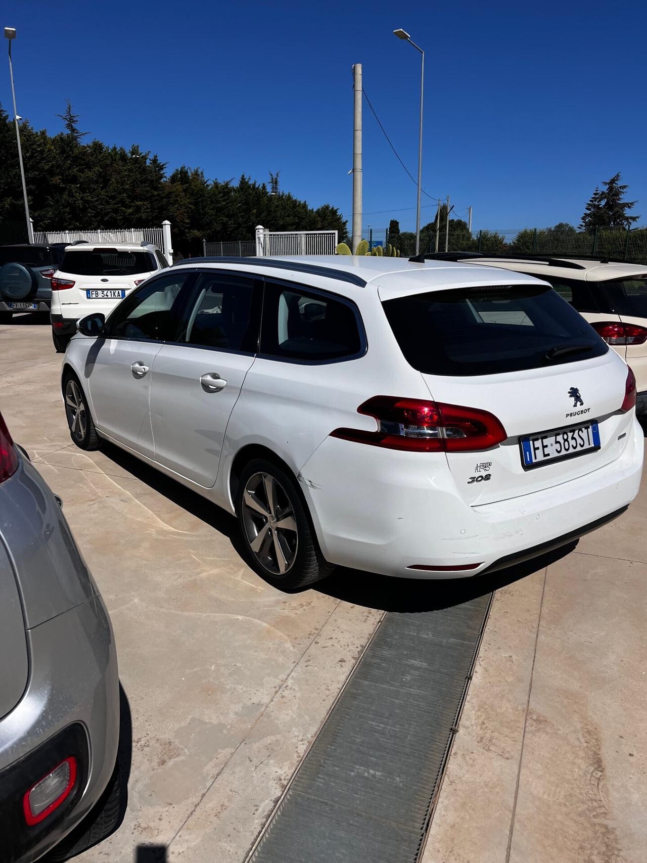 Peugeot 308 BlueHDi 120 S&S SW Allure